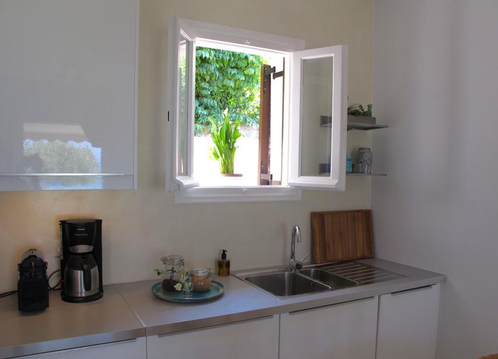 גליפאדה Seafront Calista Beach House With Garden מראה חיצוני תמונה