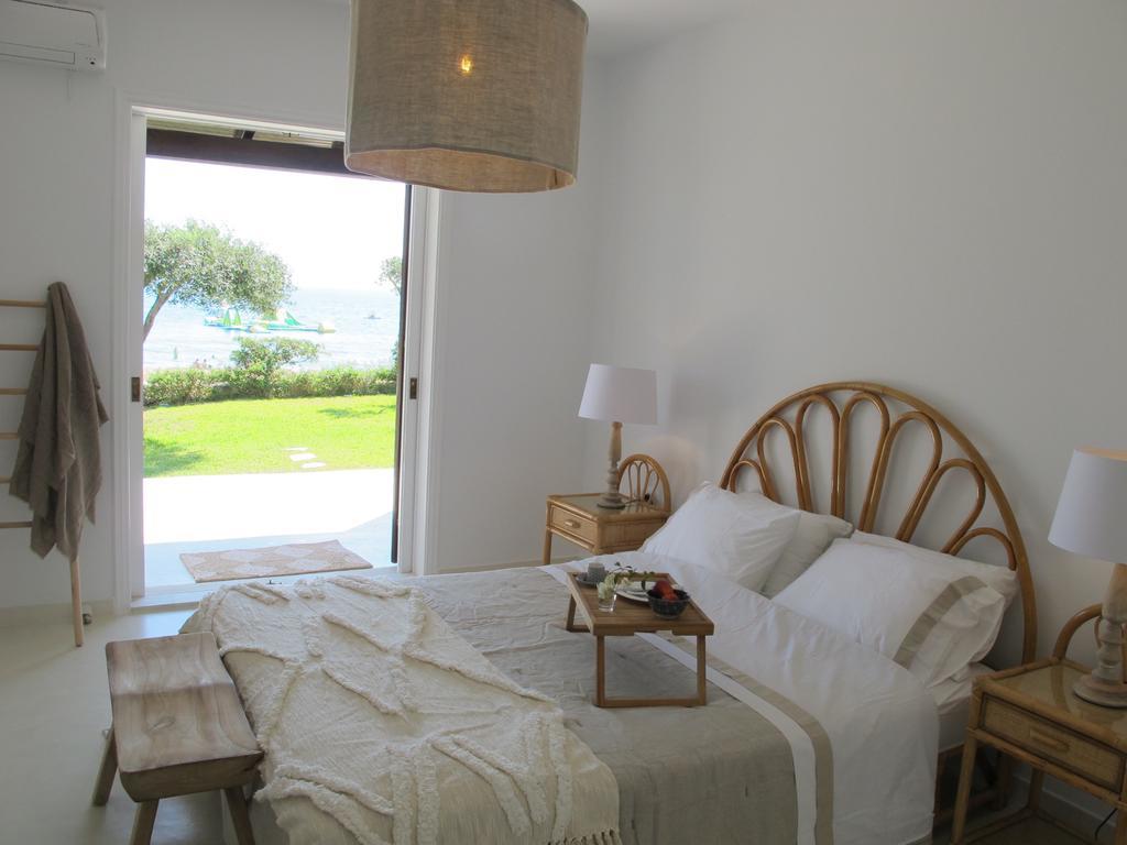 גליפאדה Seafront Calista Beach House With Garden מראה חיצוני תמונה