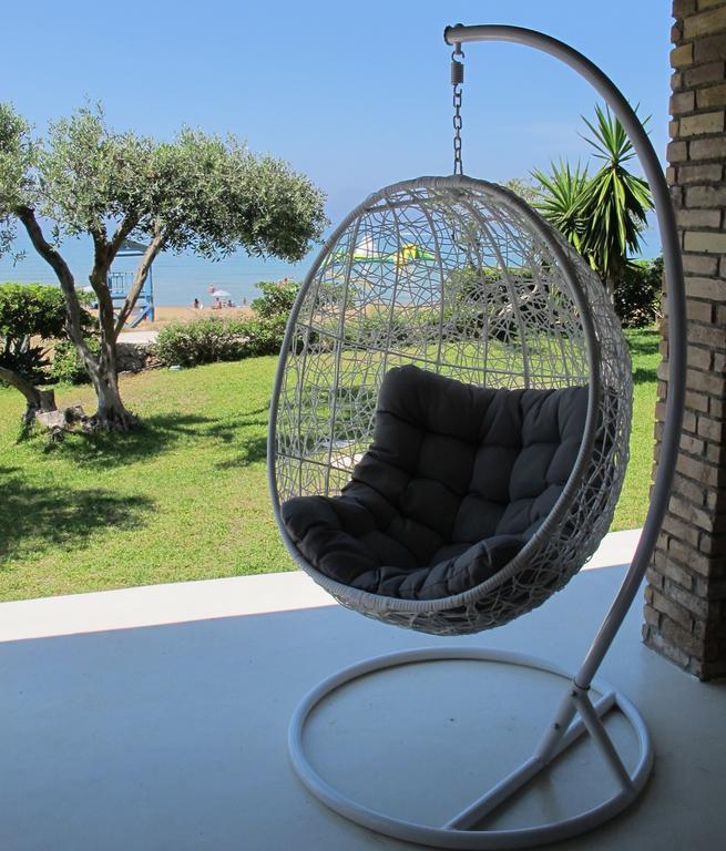גליפאדה Seafront Calista Beach House With Garden מראה חיצוני תמונה