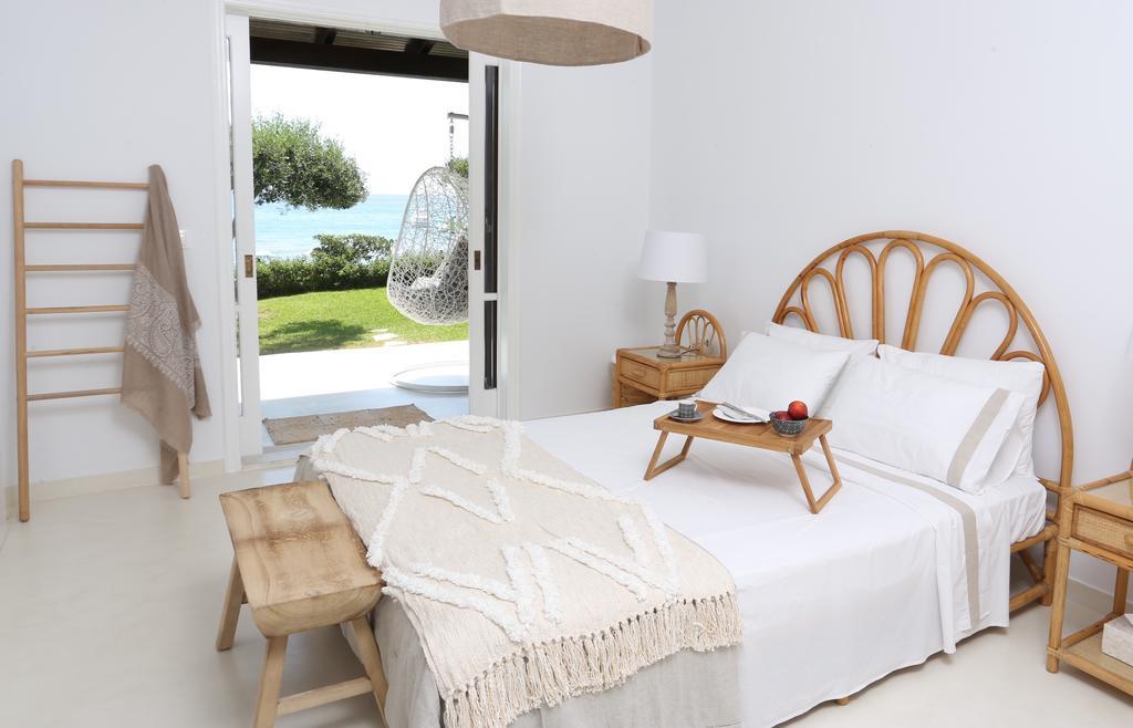 גליפאדה Seafront Calista Beach House With Garden מראה חיצוני תמונה