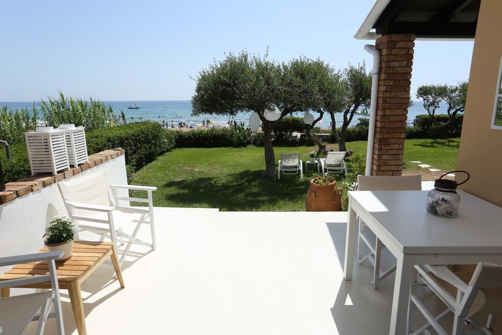 גליפאדה Seafront Calista Beach House With Garden מראה חיצוני תמונה